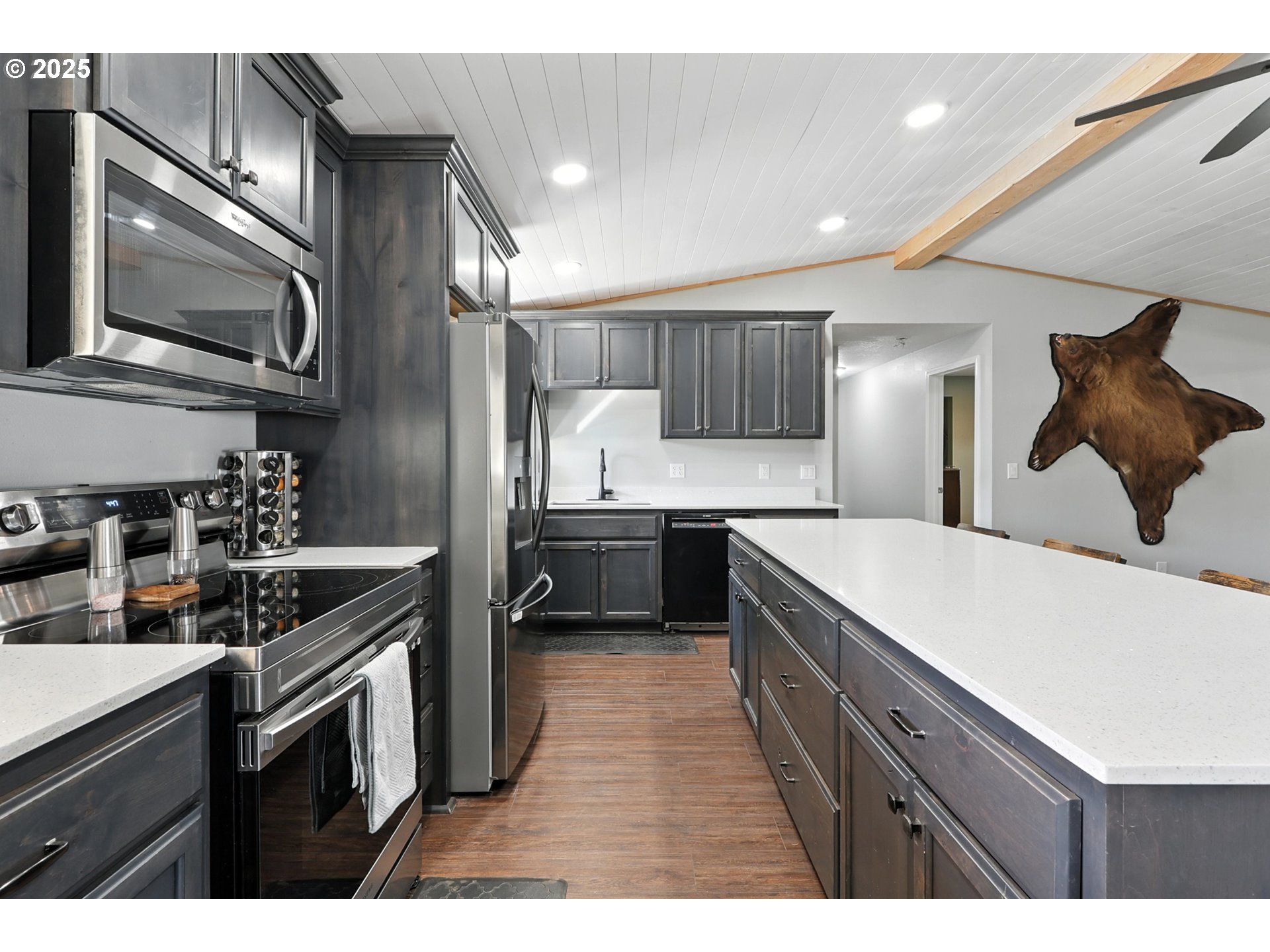 22404 Northeast Dole Valley Road Yacolt, WA 98675 - Photo 17 of 45 a kitchen with a sink stove and refrigerator