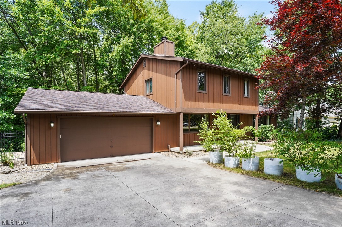 394 Silver Ridge Drive Akron, OH 44321 - Photo 2 of 35 Gallery Image 2