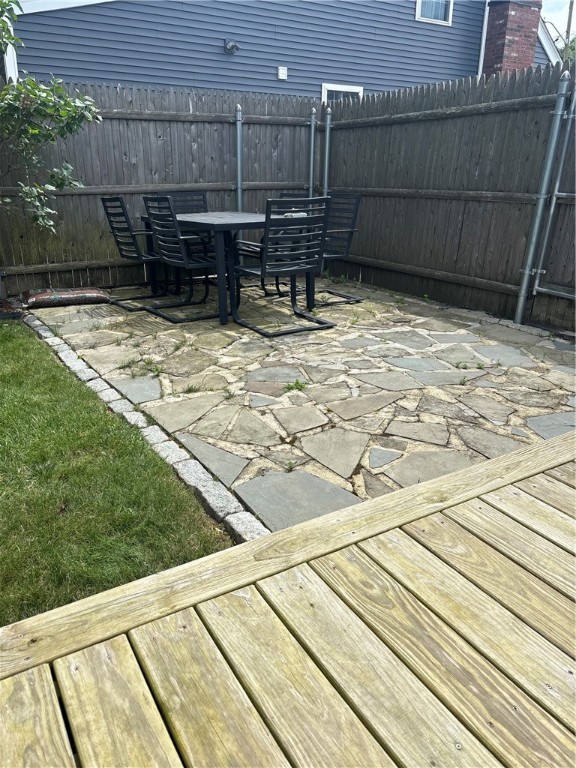 173 Maplecrest Drive Pawtucket, RI 02861 - Photo 5 of 26