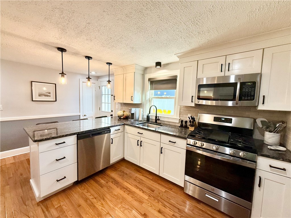 173 Maplecrest Drive Pawtucket, RI 02861 - Photo 8 of 26