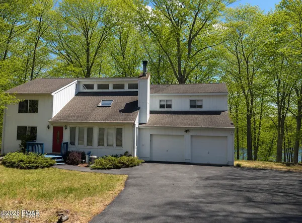 $549,900 | 211 Brandyshire Drive, Tamiment, PA 18371