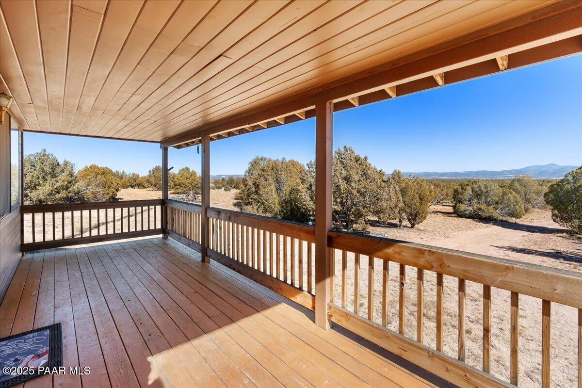 268 What Road Ash Fork, AZ 86320 - Photo 4 of 23 04-Front Covered Deck