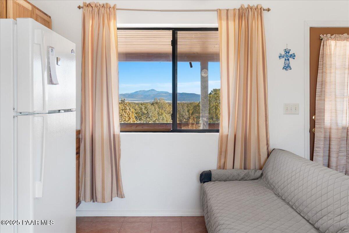 268 What Road Ash Fork, AZ 86320 - Photo 8 of 23 08-Living Room View