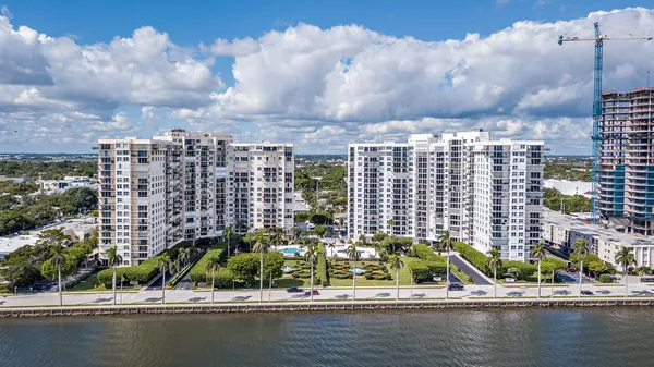 $7,000 | 1801 South Flagler Drive, Unit 1105, West Palm Beach, FL 33401