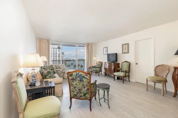 $7,000 | 1801 South Flagler Drive, Unit 1105, West Palm Beach, FL 33401