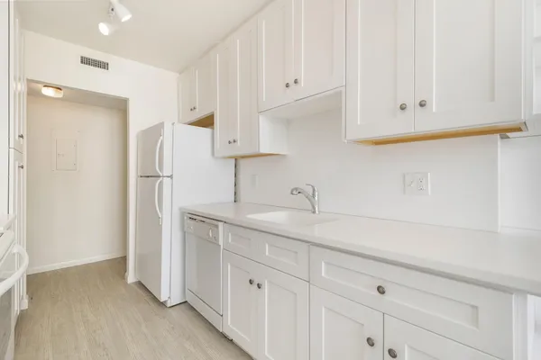 $7,000 | 1801 South Flagler Drive, Unit 1105, West Palm Beach, FL 33401