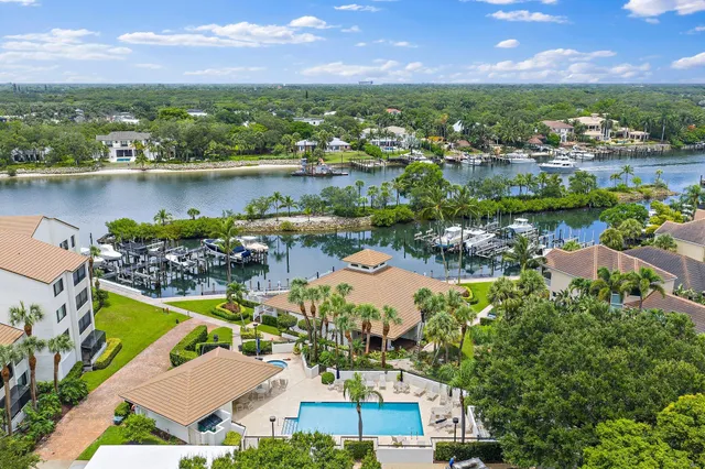 $1,215,000 | 32 Grand Bay Circle, Juno Beach, FL 33408