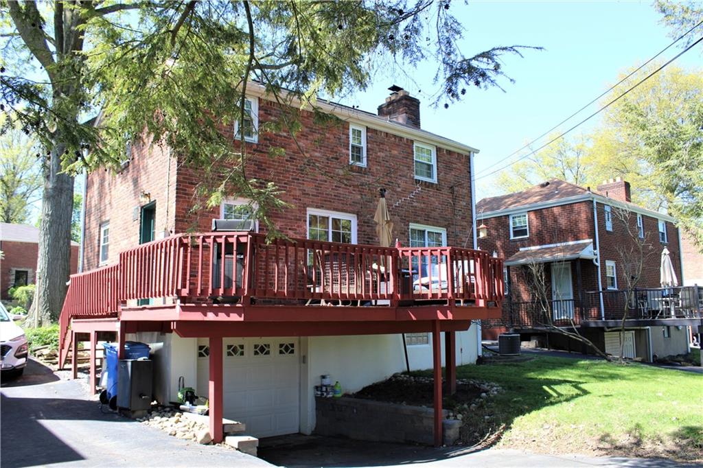 2023 Brookfield Road Pittsburgh, PA 15243 - Photo 17 of 21 a view of a cafe with sitting area