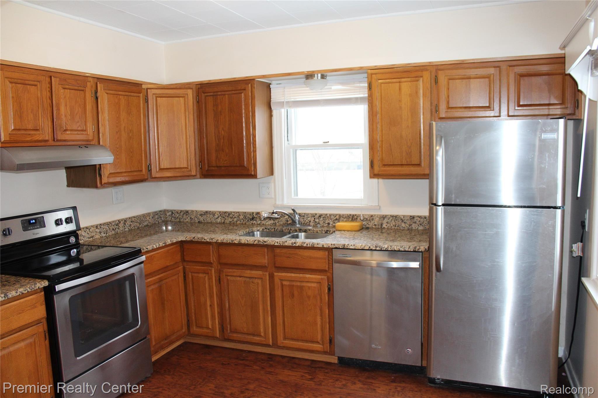 155 St John Road Highland, MI 48357 - Photo 6 of 18 IMG_6849.JPG