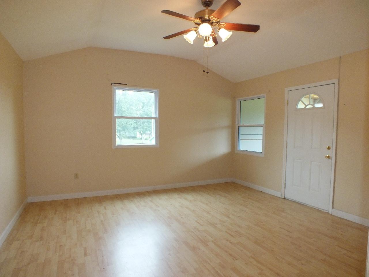 334 Russell Road Rockford, TN 37853 - Photo 12 of 12 2013_0819RUSSELL-UPDATED0021