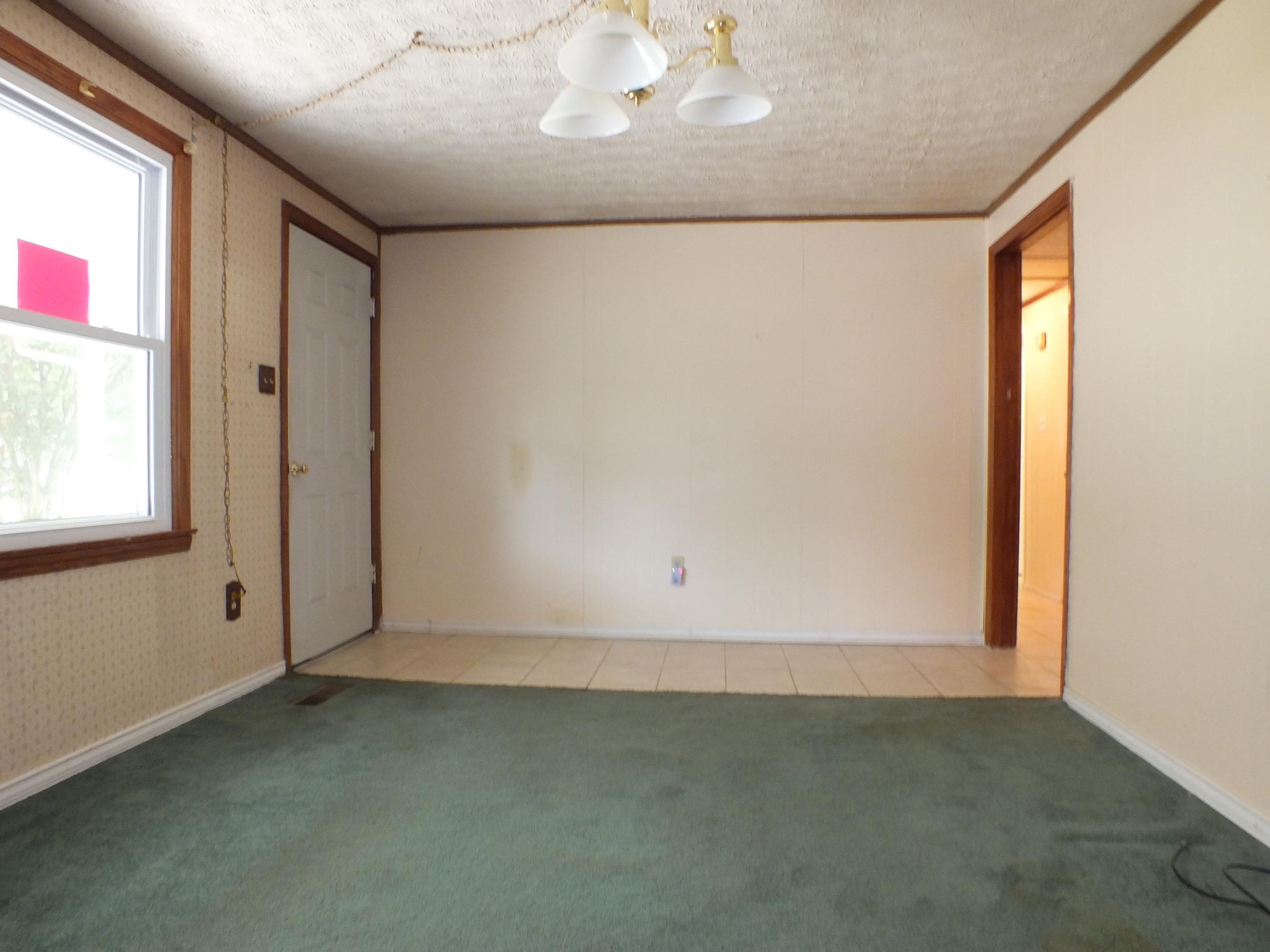334 Russell Road Rockford, TN 37853 - Photo 3 of 12 2013_0819RUSSELL-UPDATED0011