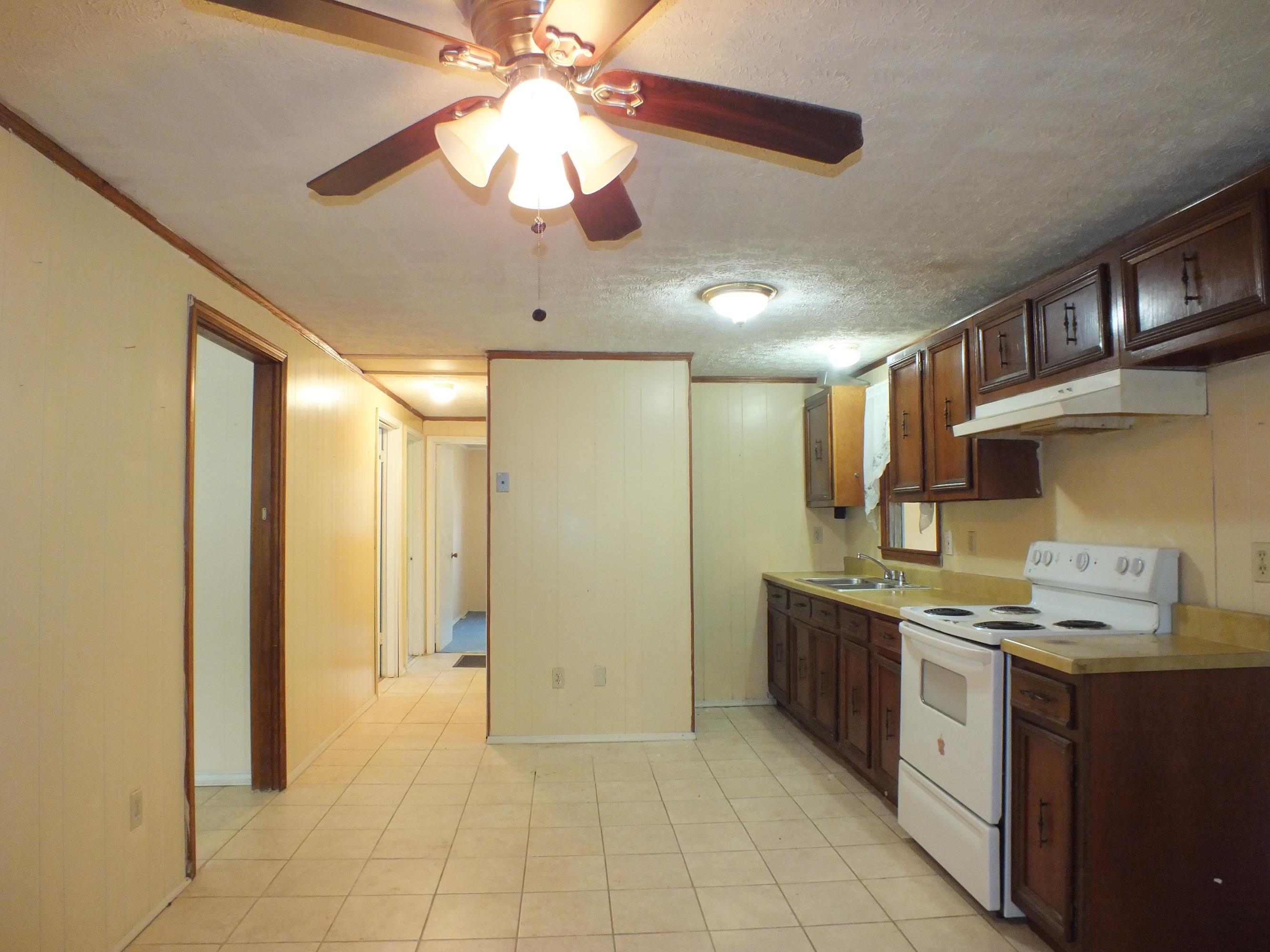 334 Russell Road Rockford, TN 37853 - Photo 5 of 12 2013_0819RUSSELL-UPDATED0013