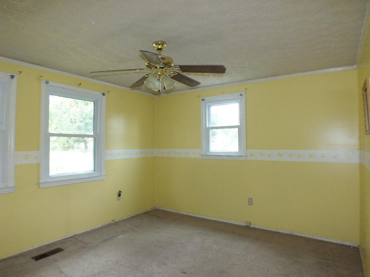334 Russell Road Rockford, TN 37853 - Photo 6 of 12 2013_0819RUSSELL-UPDATED0015