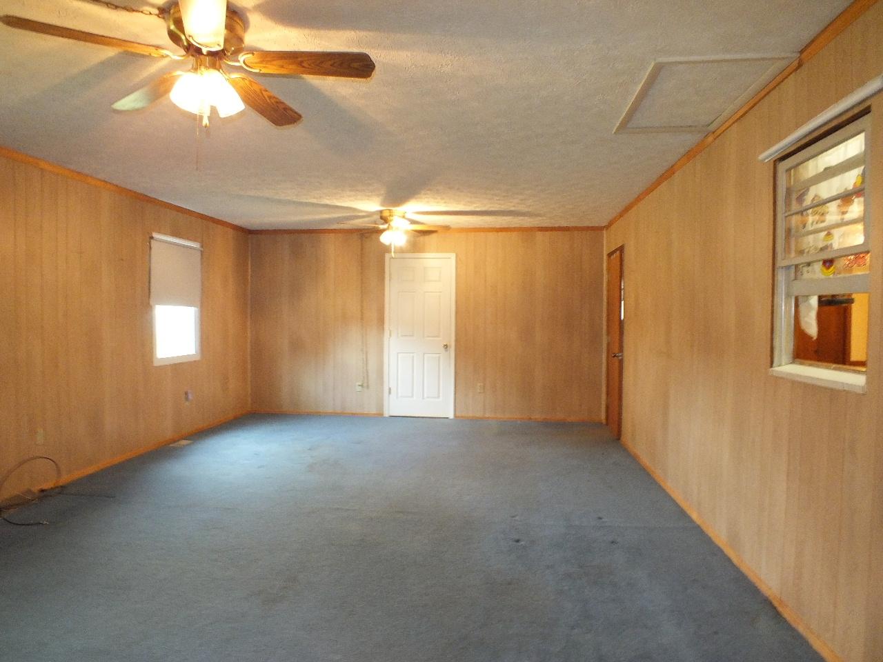 334 Russell Road Rockford, TN 37853 - Photo 9 of 12 2013_0819RUSSELL-UPDATED0018