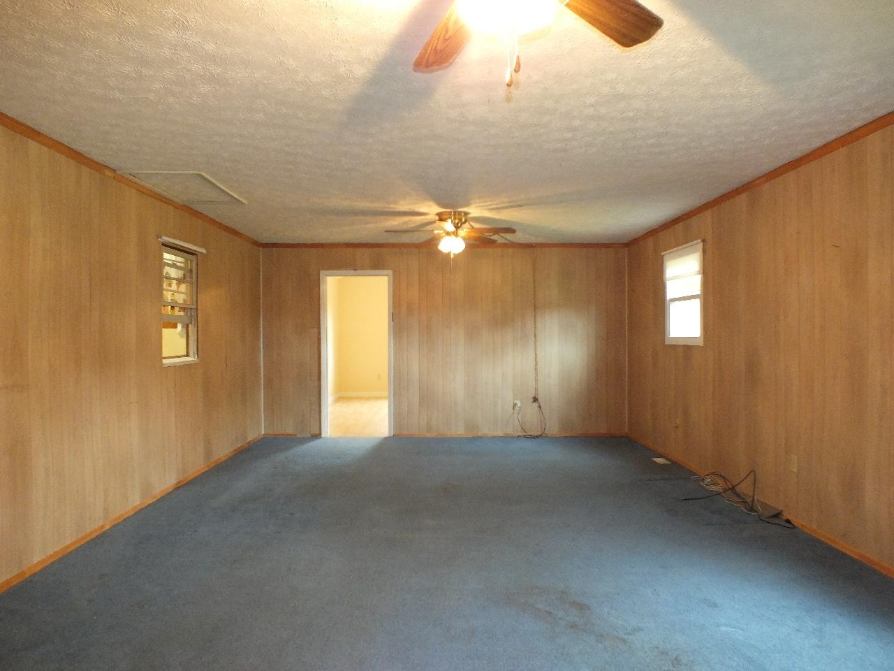 334 Russell Road Rockford, TN 37853 - Photo 10 of 12 2013_0819RUSSELL-UPDATED0019