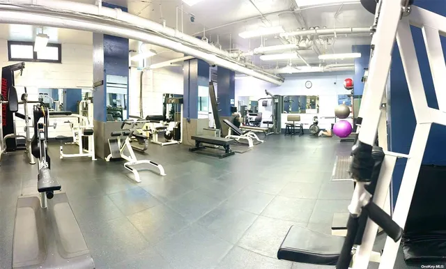 $548,000 | 70-25 Yellowstone Boulevard, Unit 2T | Forest Hills