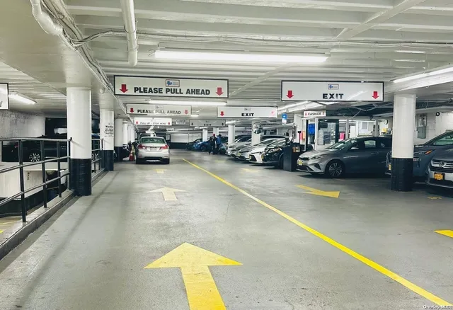 $548,000 | 70-25 Yellowstone Boulevard, Unit 2T | Forest Hills