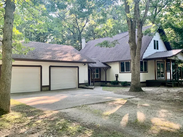 $349,900 | 711 Division Street, Eastlake, MI 49626