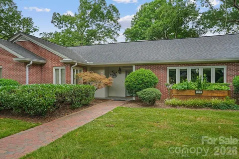 $634,900 | 560 11th Ave Circle Northwest, Hickory, NC 28601