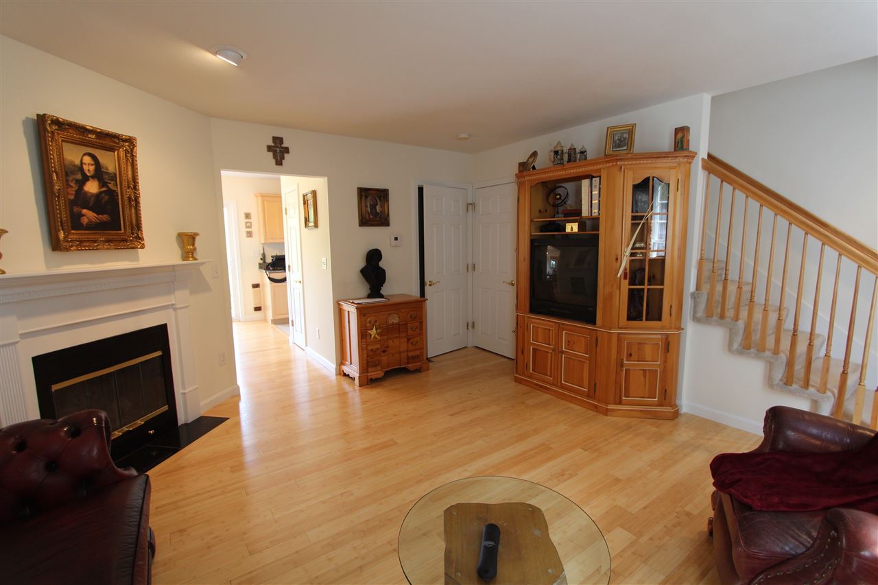 747-5 Mammoth Road Manchester, NH 03104 - Photo 6 of 17
