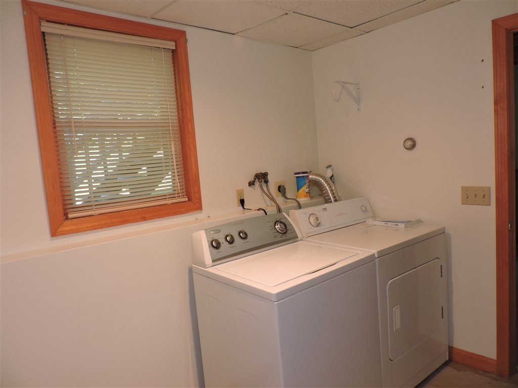 15 Lower Gore Road Webster, MA 01570 - Photo 26 of 30 a utility room with dryer and washer