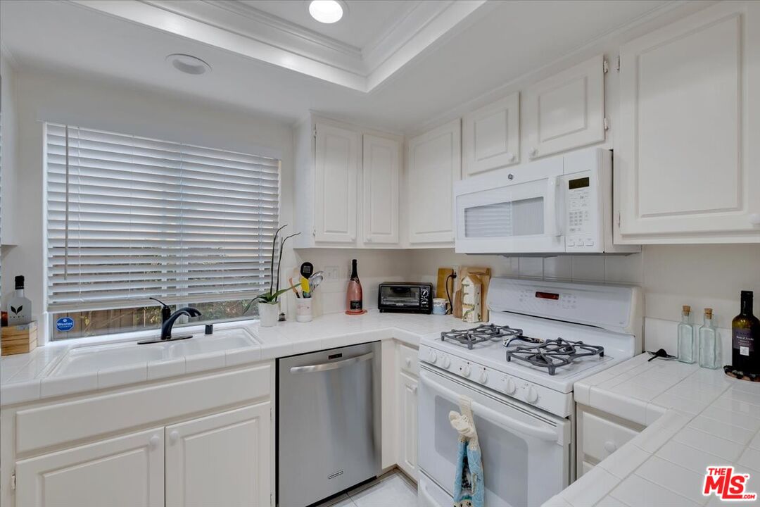 19 Rue Monet Foothill Ranch, CA 92610 - Photo 11 of 28 Gallery Image 11