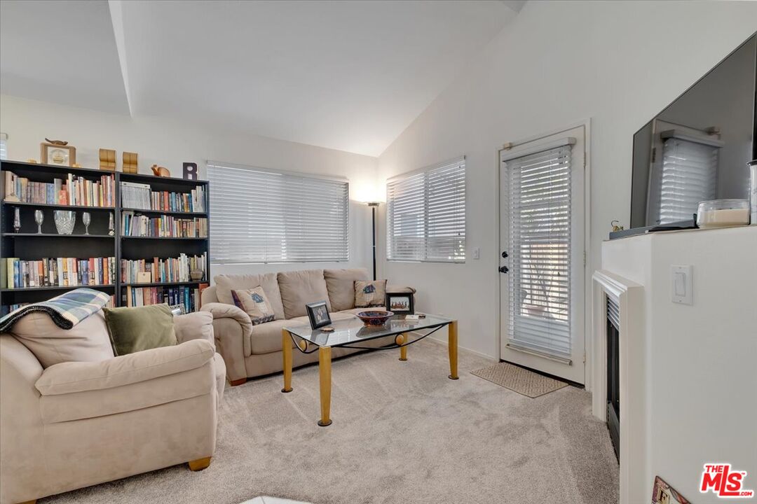 19 Rue Monet Foothill Ranch, CA 92610 - Photo 4 of 28 Gallery Image 4