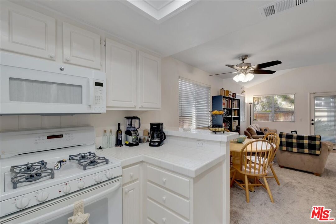 19 Rue Monet Foothill Ranch, CA 92610 - Photo 9 of 28 Gallery Image 9