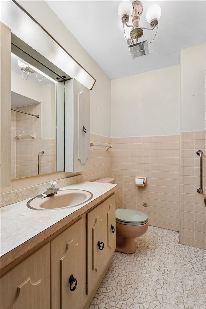 69 Lincoln Avenue, Unit 1S Riverside, IL 60546 - Photo 20 of 28