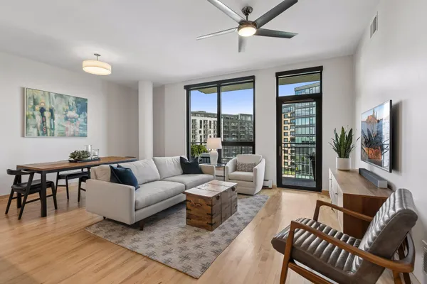 $595,000 | 1240 South 2nd Street, Unit 716, Minneapolis, MN 55415