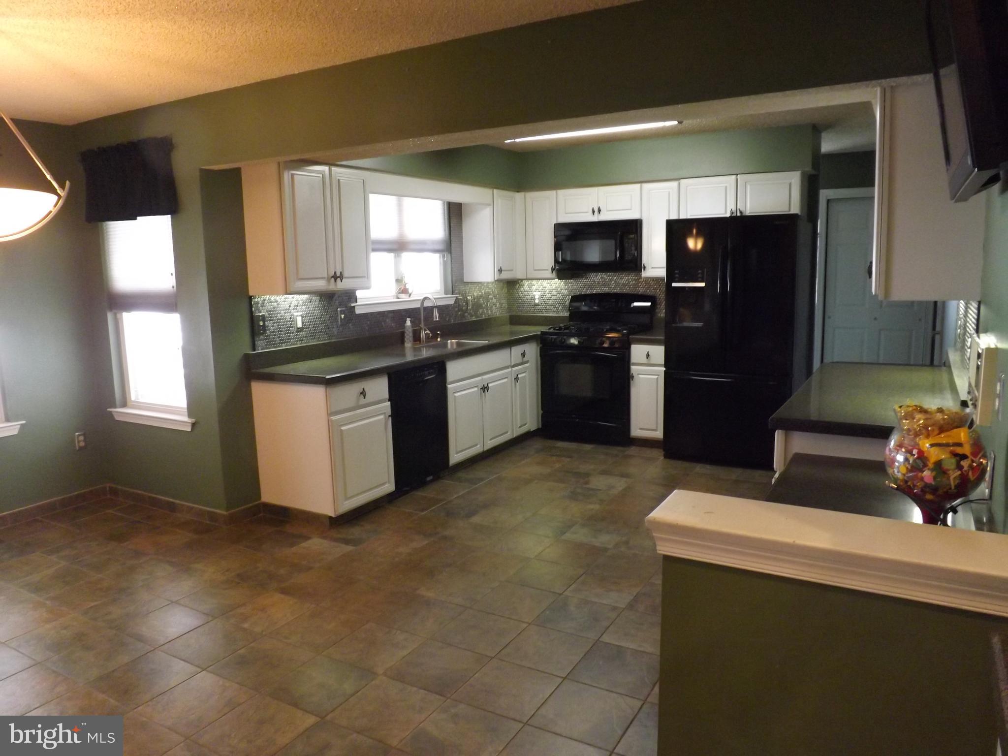 120 Rabbit Run Road Sewell, NJ 08080 - Photo 5 of 38 Gallery Image 5