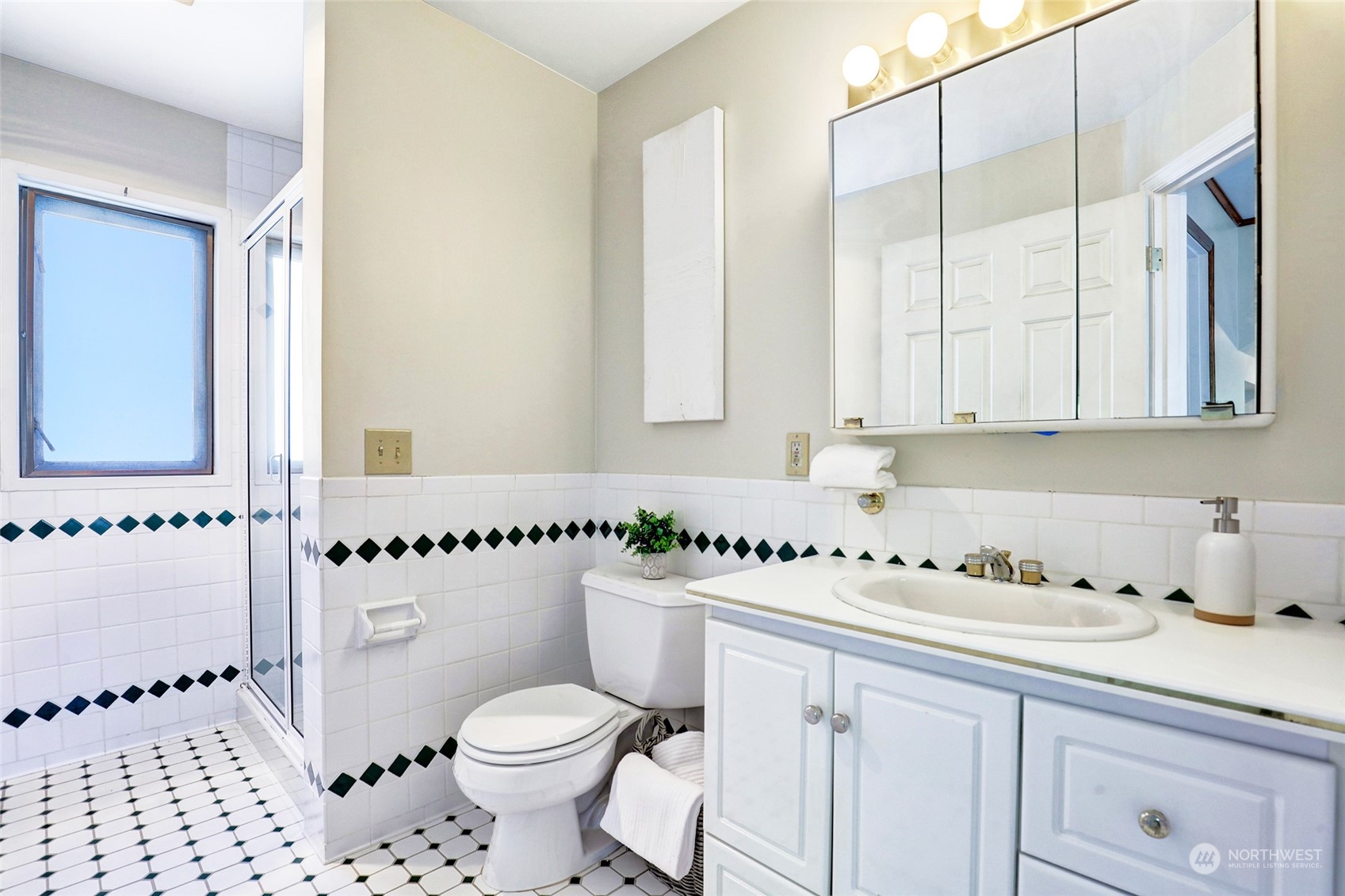2347 North 60th Street Seattle, WA 98103 - Photo 17 of 37 Gallery Image 17