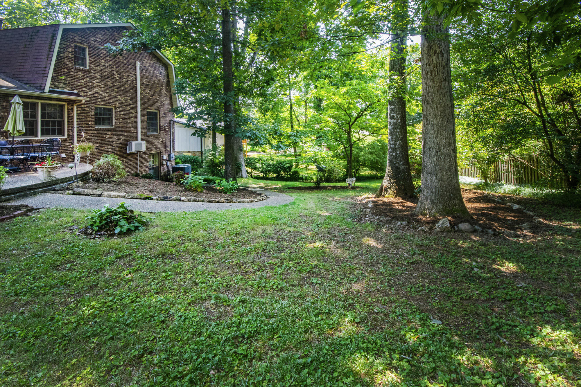 7913 Whitcomb Road Powell, TN 37849 - Photo 36 of 37 261489B7-9804-43E4-A075-61079902E468