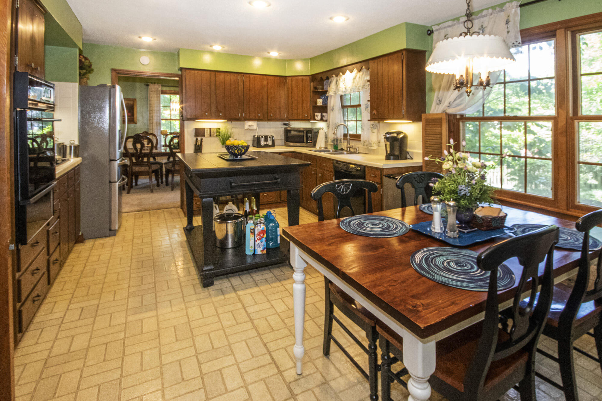 7913 Whitcomb Road Powell, TN 37849 - Photo 8 of 37 EC5CD9D0-41B0-489B-8190-B4C3580DD123