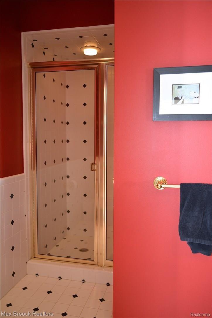 4045 West Maple Road, Unit 201 Bloomfield Hills, MI 48301 - Photo 18 of 25 DSC_2841.jpg