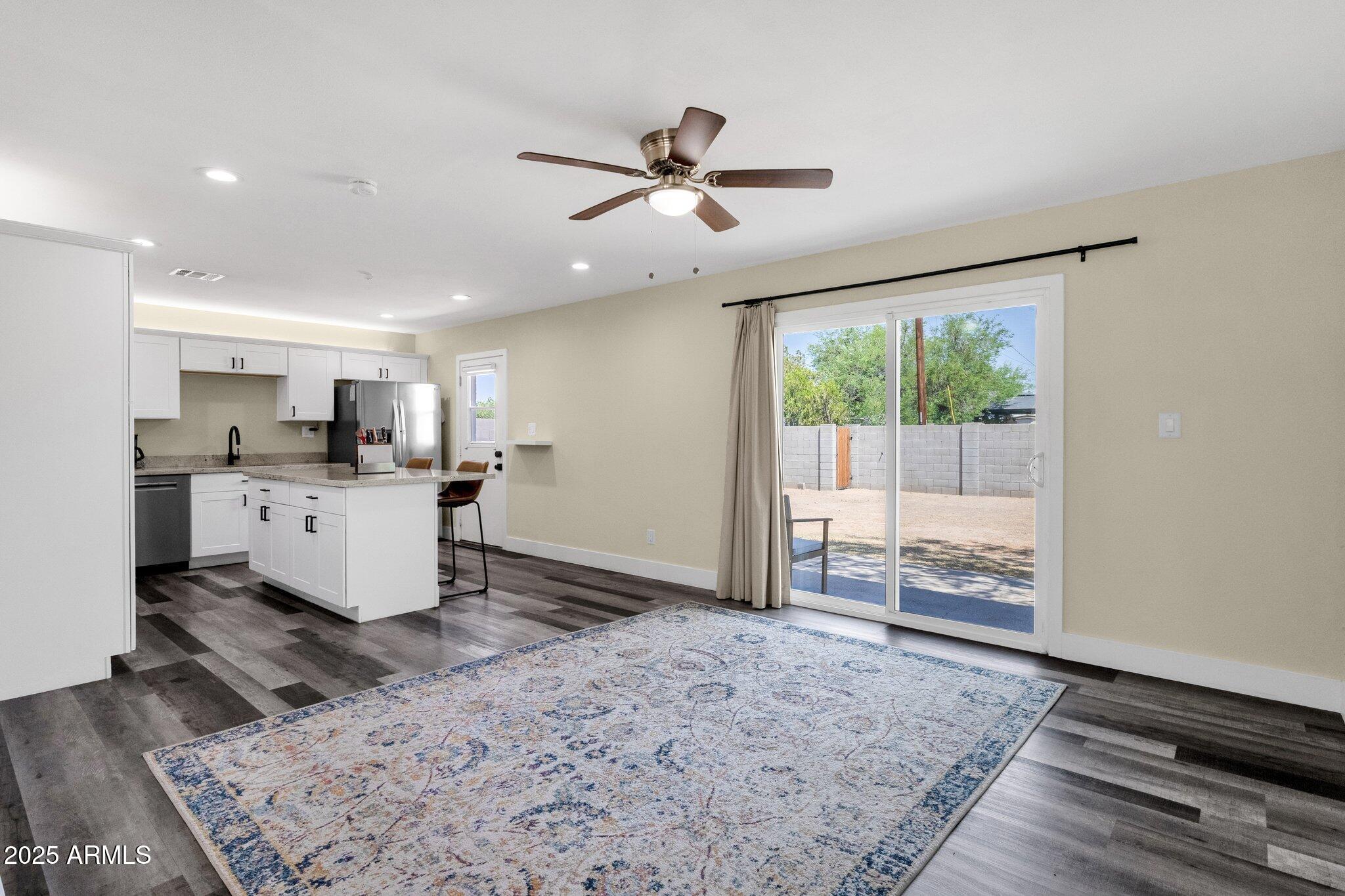 3116 West Calavar Road Phoenix, AZ 85053 - Photo 9 of 30 Kitchen dining