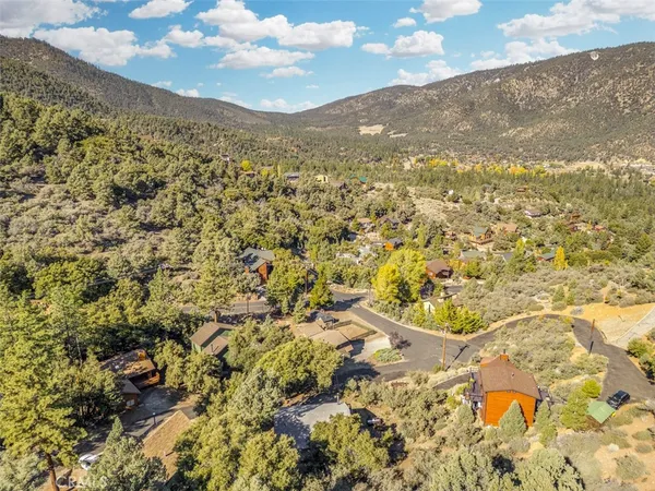$414,999 | 1809 Pioneer Way, Pine Mountain Club, CA 93222