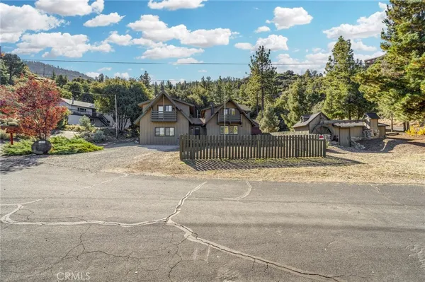 $414,999 | 1809 Pioneer Way, Pine Mountain Club, CA 93222