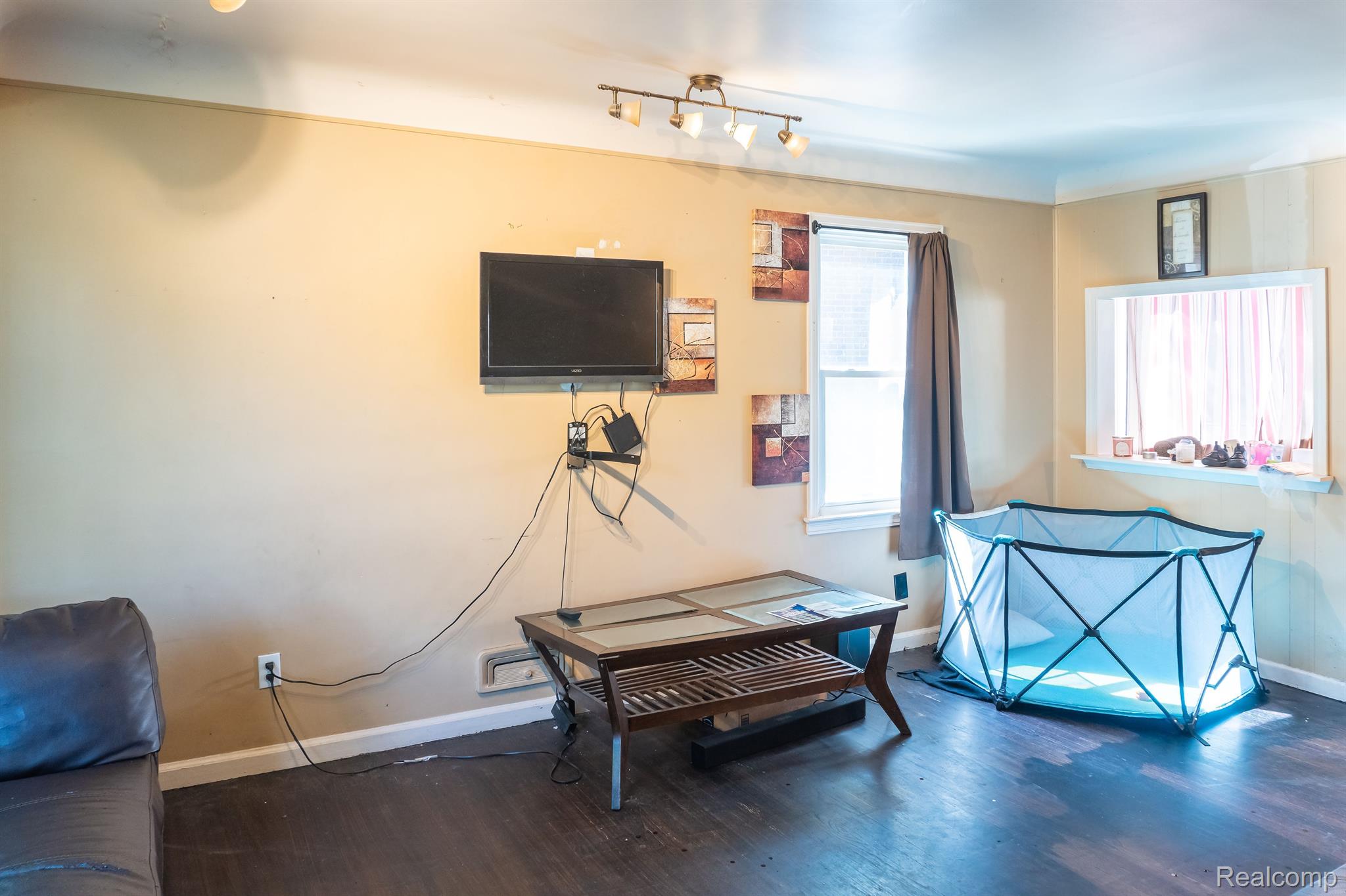 389 Amherst Street Inkster, MI 48141 - Photo 7 of 28 Gallery Image 7