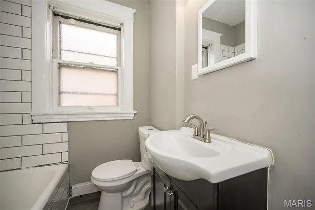 $579,000 | 2139 Alfred Avenue, St. Louis, MO 63110