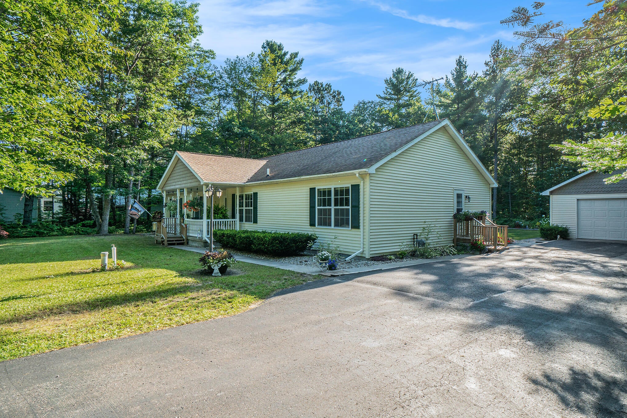 14100 Helmond Road Cheboygan, MI 49721 - Photo 31 of 46 Gallery Image 31