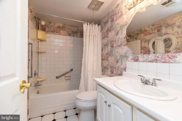 $335,000 | 501 North Bethlehem Pike, Unit 7D, Ambler, PA 19002