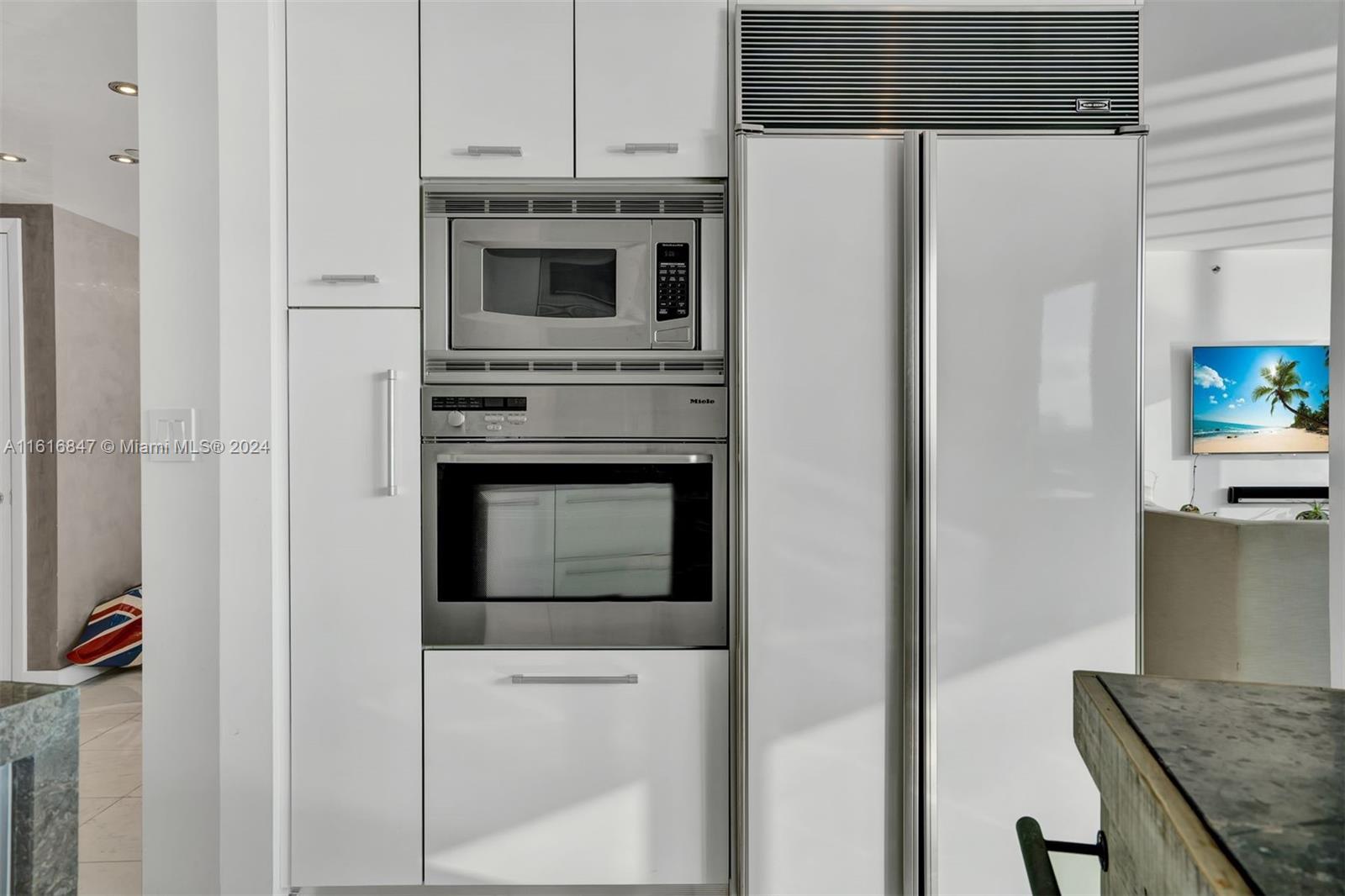 400 Alton Road, Unit 1001 Miami Beach, FL 33139 - Photo 13 of 37 Gallery Image 13