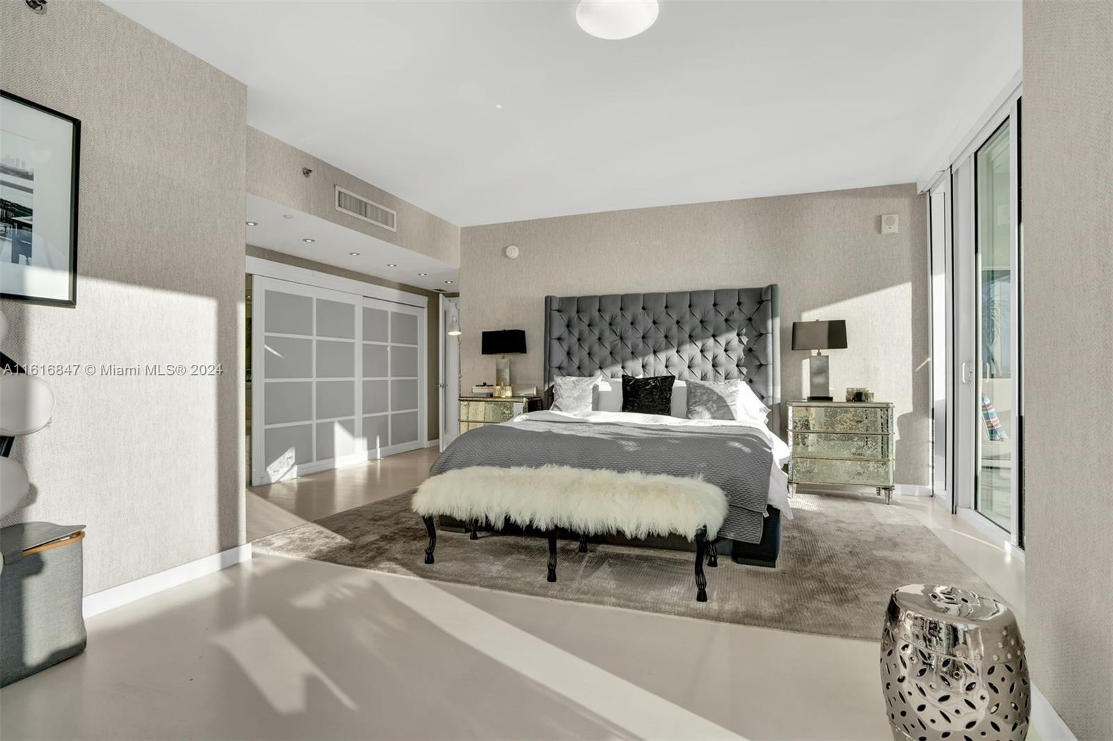 400 Alton Road, Unit 1001 Miami Beach, FL 33139 - Photo 16 of 37 Gallery Image 16