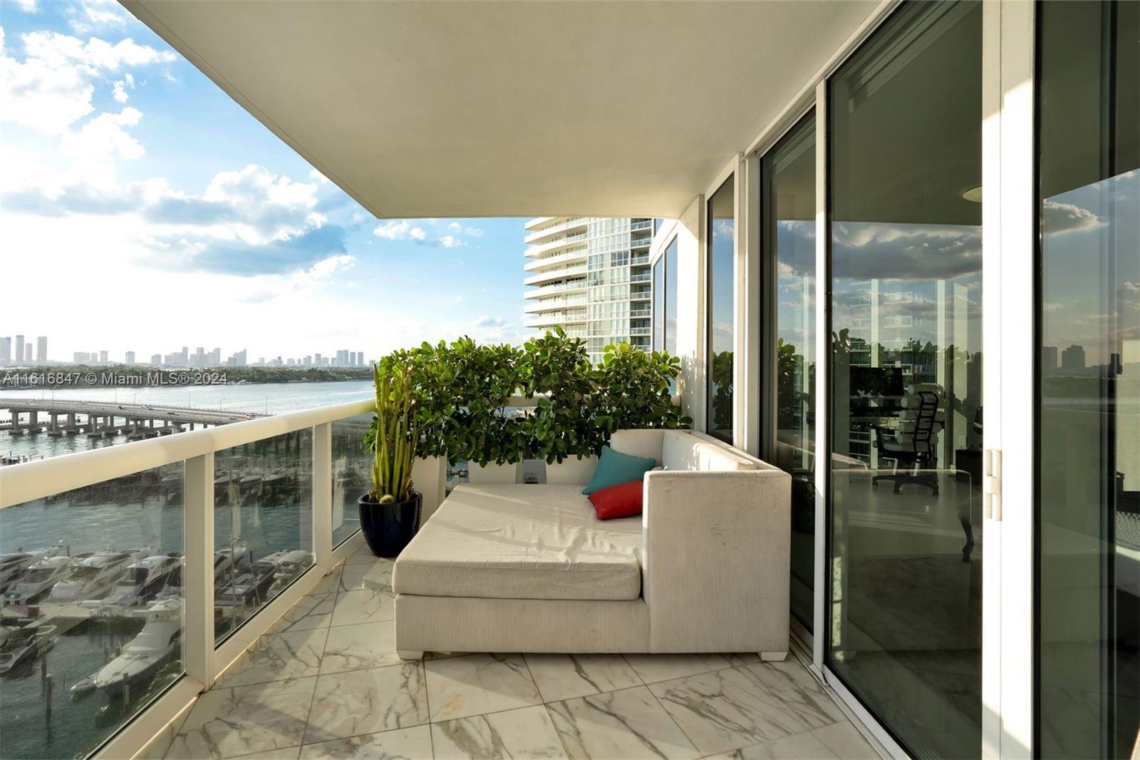 400 Alton Road, Unit 1001 Miami Beach, FL 33139 - Photo 23 of 37 Gallery Image 23