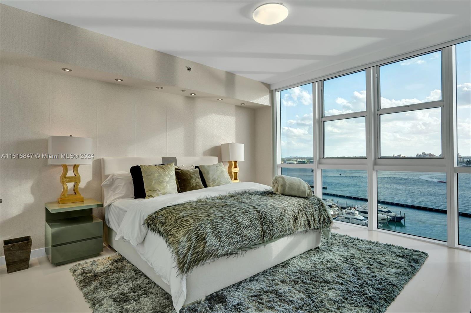 400 Alton Road, Unit 1001 Miami Beach, FL 33139 - Photo 24 of 37 Gallery Image 24
