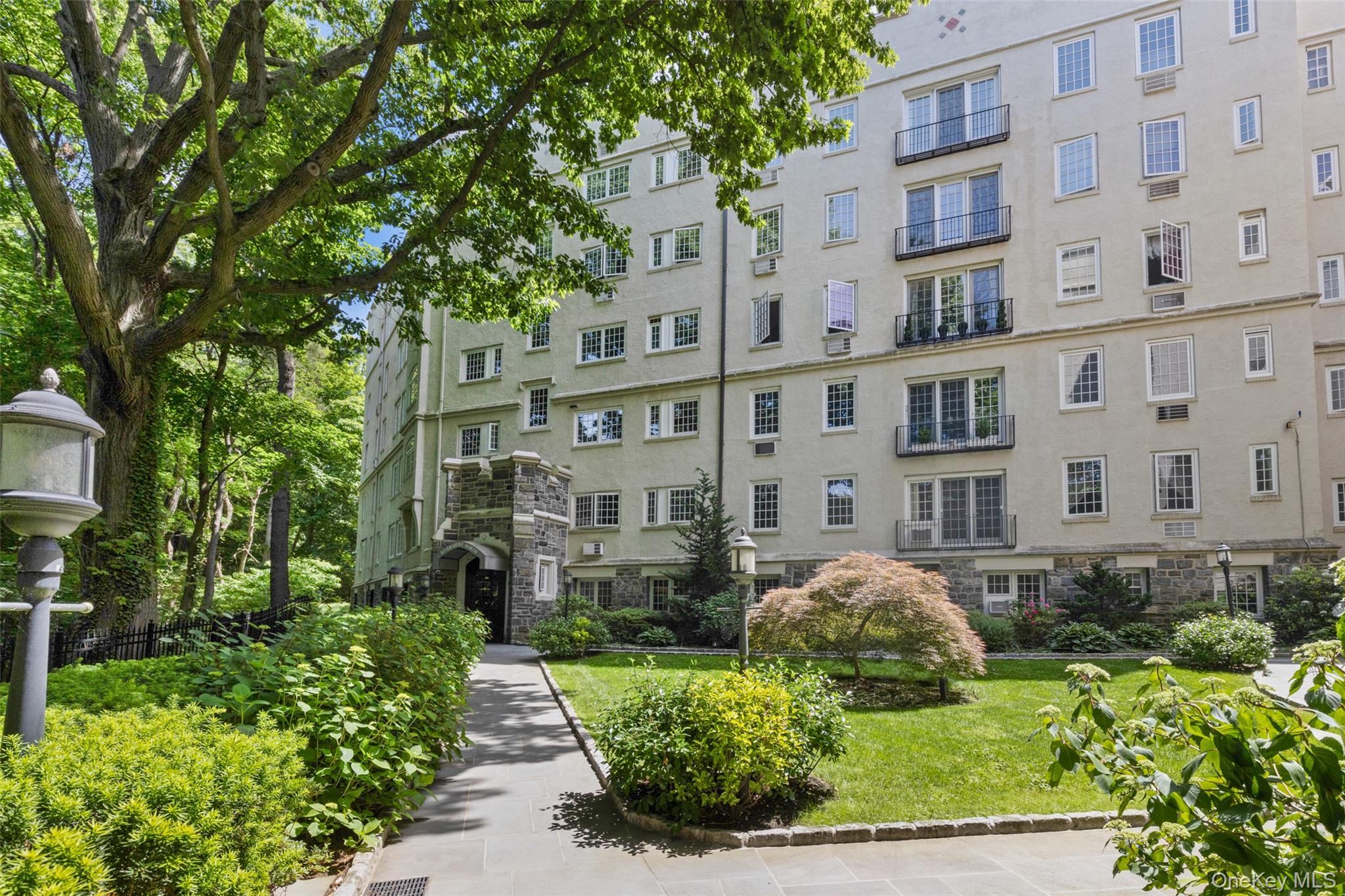 1 Rivermere, Unit 2G Bronxville, NY 10708 - Photo 28 of 28 Gallery Image 28