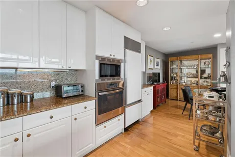$849,000 | 700 Park Regency Place Northeast, Unit 1501, Atlanta, GA 30326