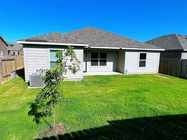 $1,750 | 1586 Twin Hills Way, Princeton, TX 75407