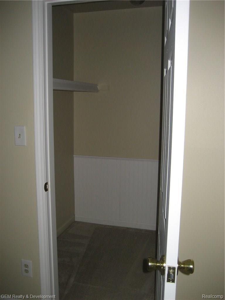 8184 24 Mile Road, Unit 26 Utica, MI 48316 - Photo 15 of 17 Master Closet